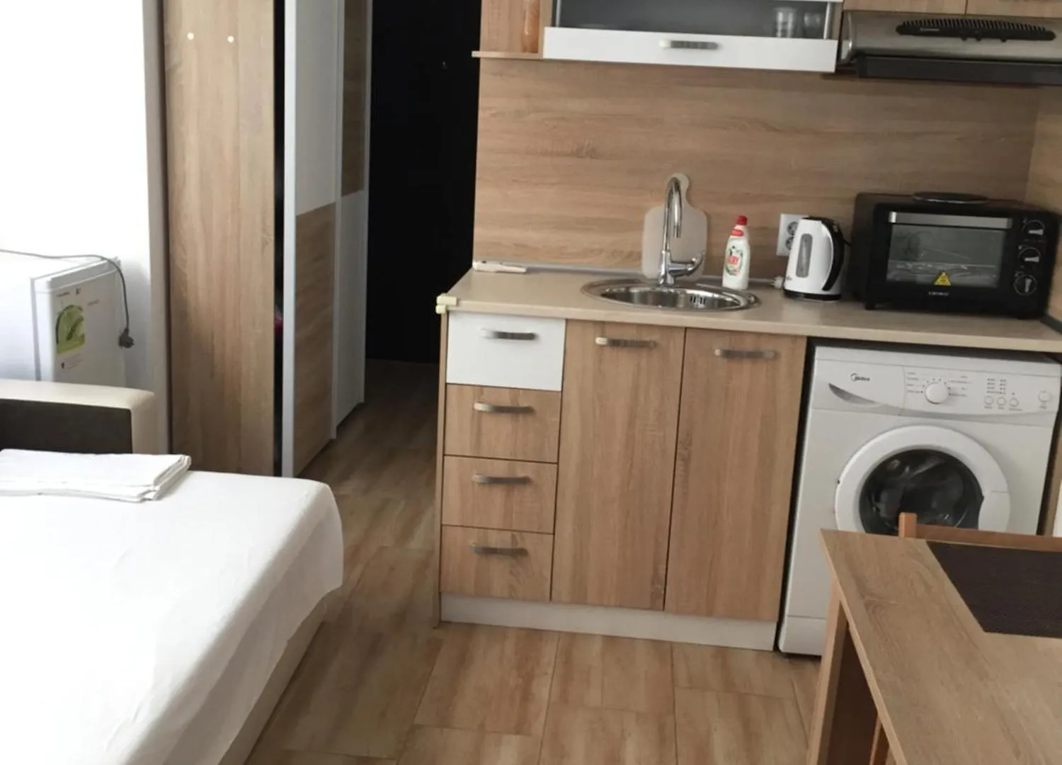 Studio Zori Burgas
